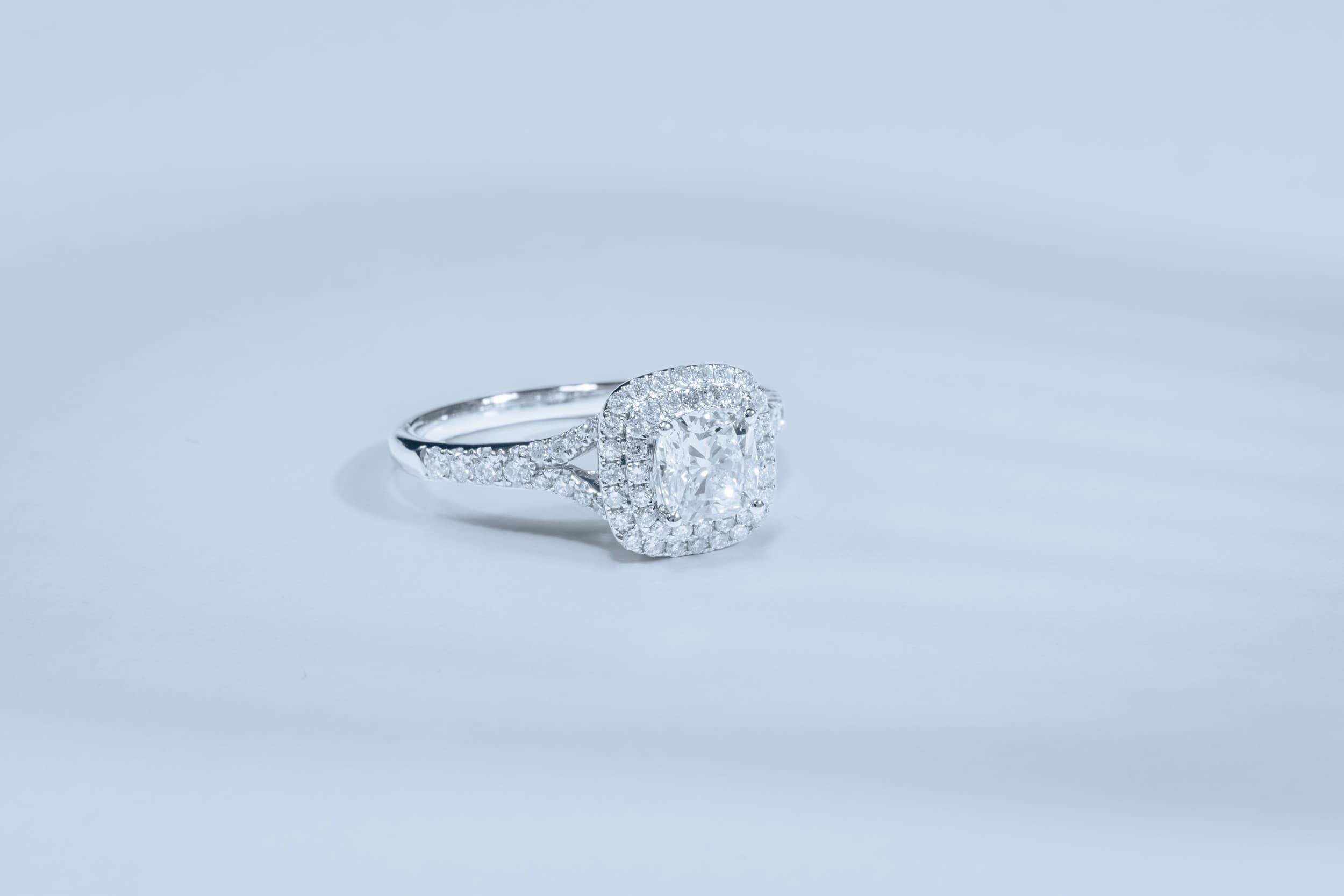 Diamond Ring Buying Guide in Malaysia: Price, Styles, 4Cs, Stores &amp; Tips (2025)